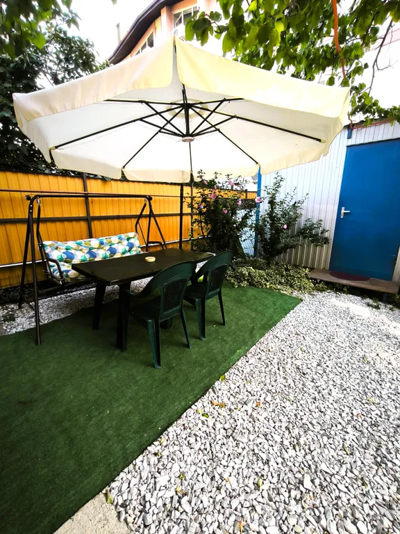 Летний домик в центре города