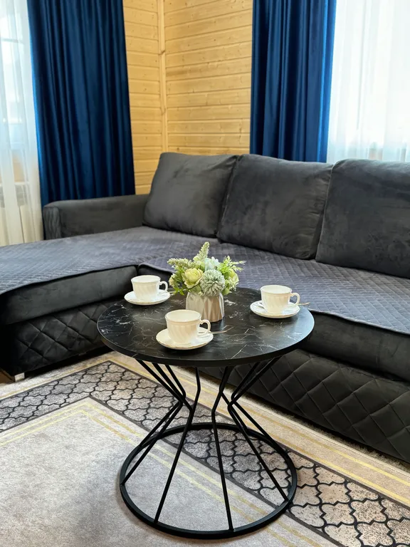 Уютный дом с детской площадкой