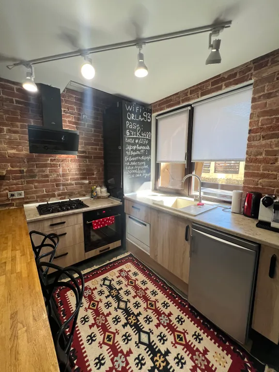 Апартаменты  с террасой с видом на горы в самом центре курорта Красная