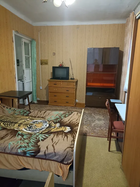 Комната в коммуналке