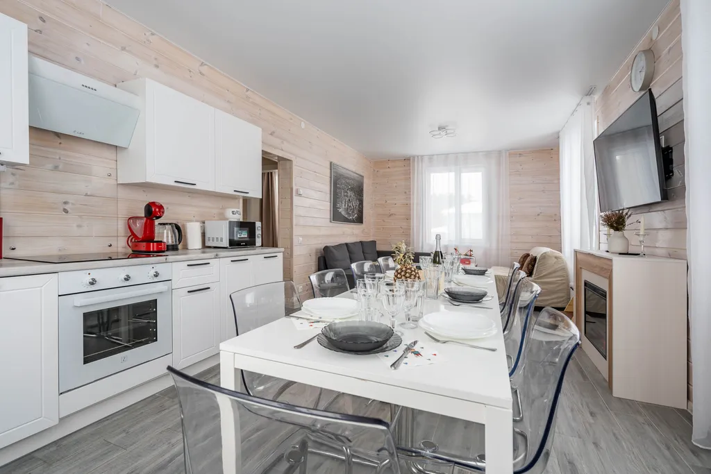 Коттедж Уютный просторный дом у лесного озера — Ларионово