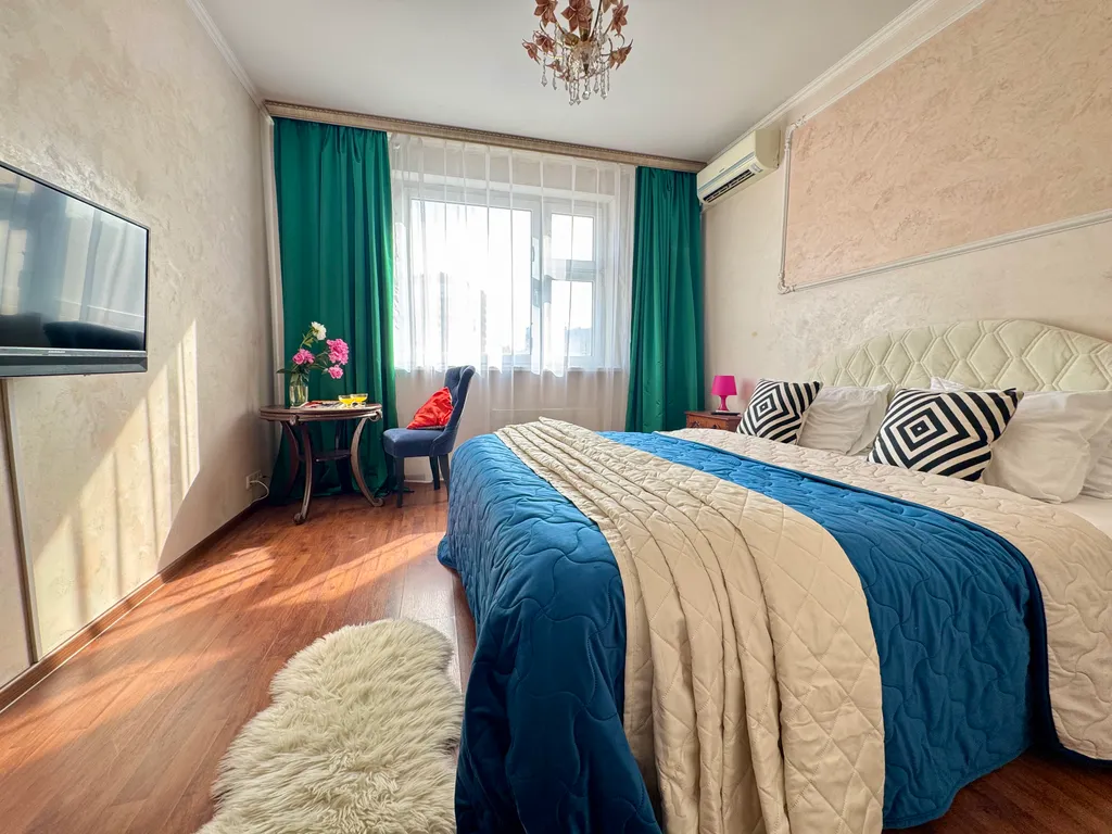 Квартира на высоком этаже в 10 минутах пешком от метро