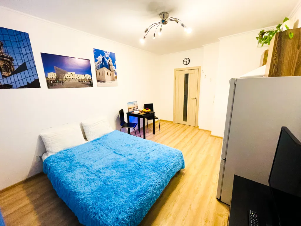 Просторная и светлая квартира — аренда посуточно в Мурино