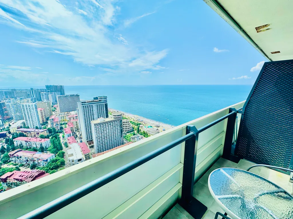 Личный пентхаус с видом на закат в Орби Сити