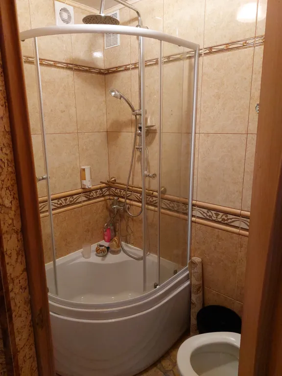 Уютный коттедж с камином и банькой