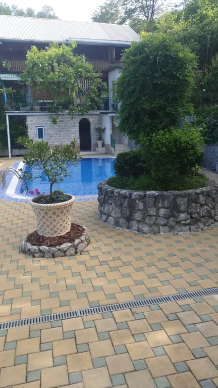 Дом с бассейном у моря участок - 24 сотки райского сада