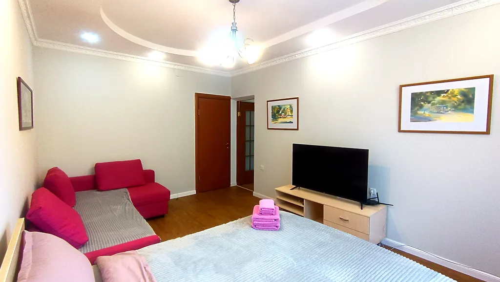 Уютная квартира недалеко от метро Алатау и по. Абая