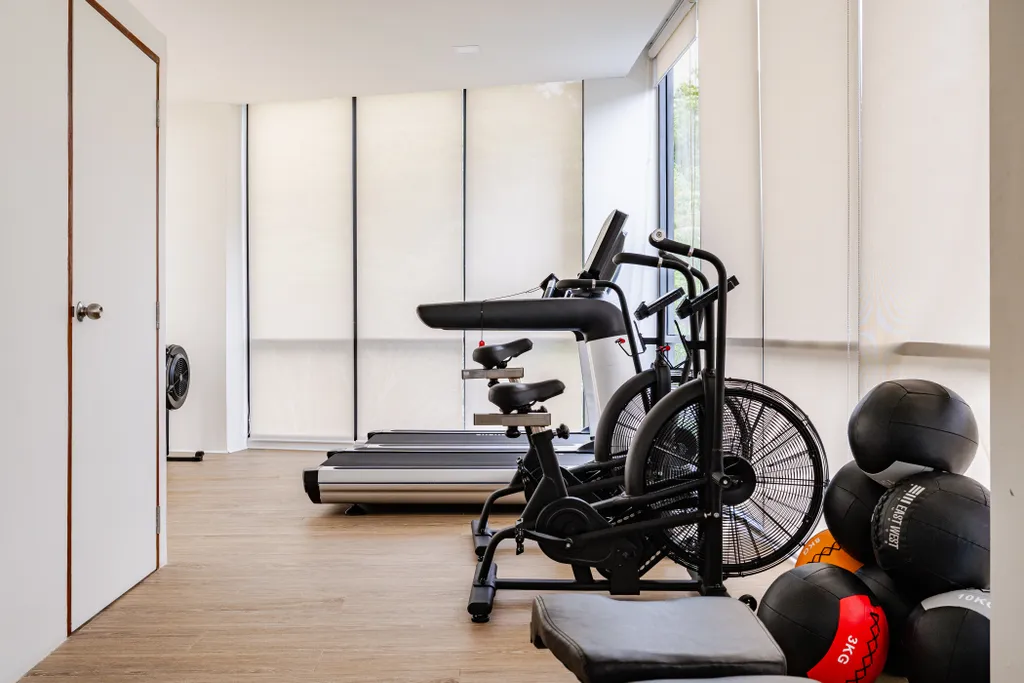 Новые апартаменты с видом на море у пляжа Карон