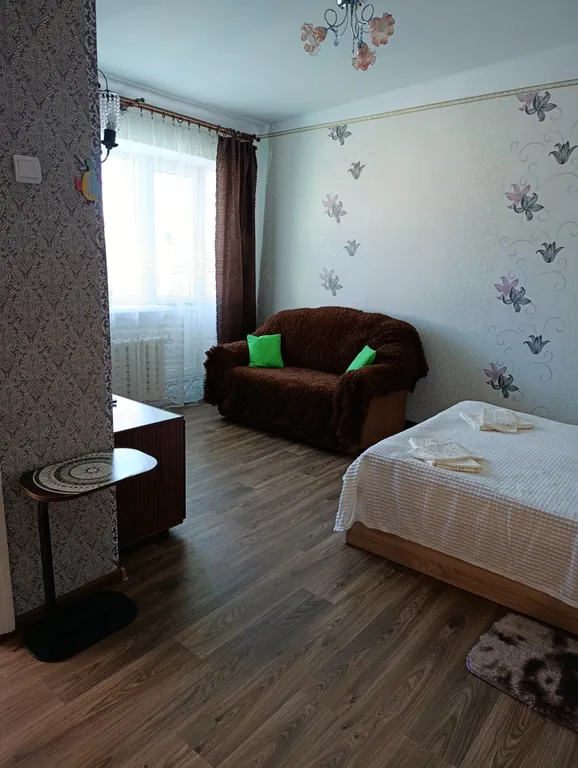 Светлая, уютная, благоустроенная квартира в центре города с балконом