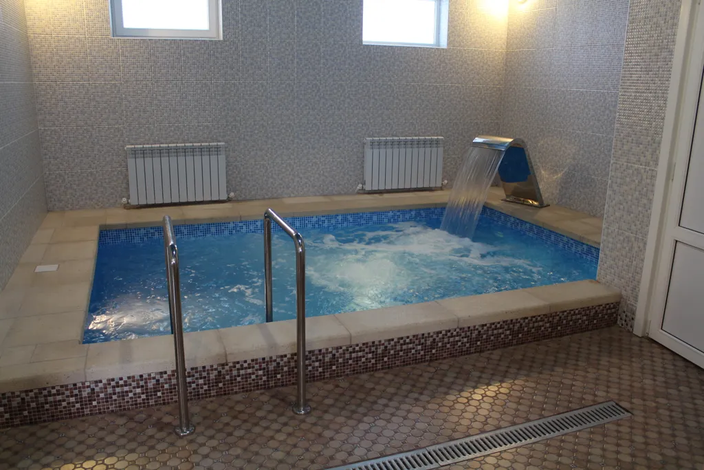 Коттедж Гостевой домик с бассейном — аренда посуточно в Тульский