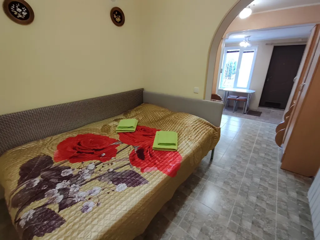 Уютные апартаменты с двориком в центре города