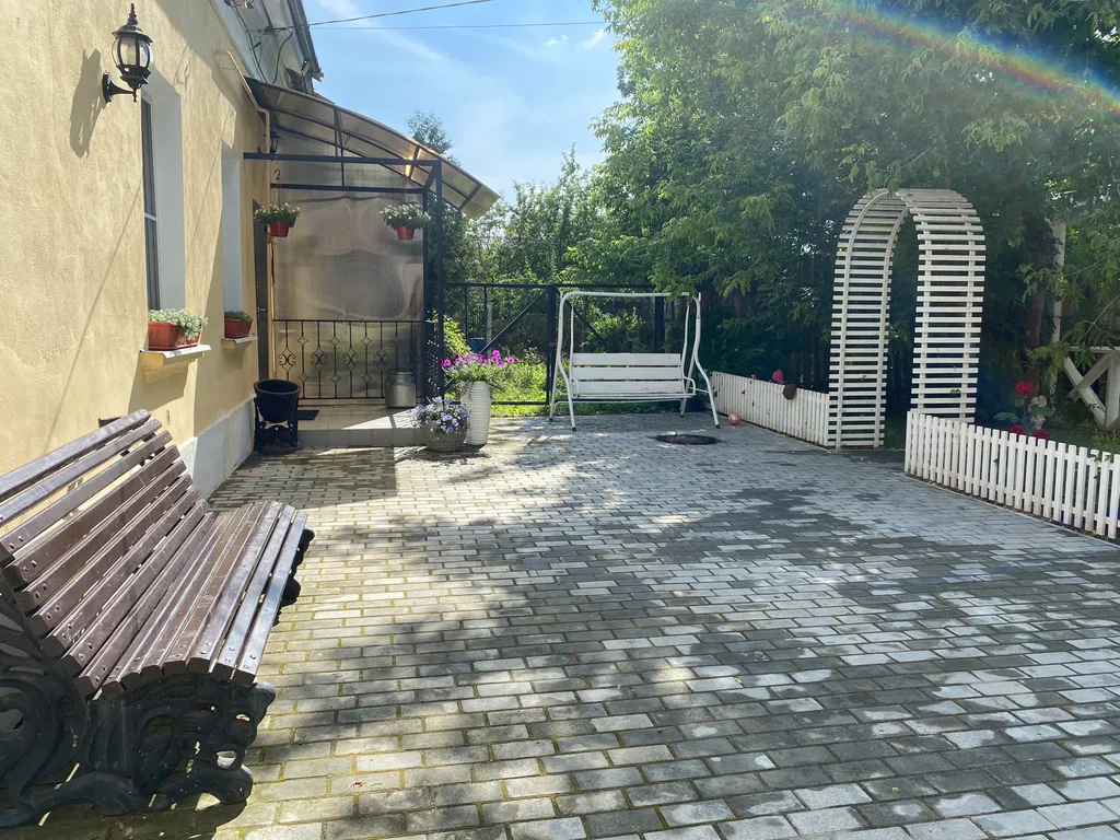 Апартамент с уютным двориком