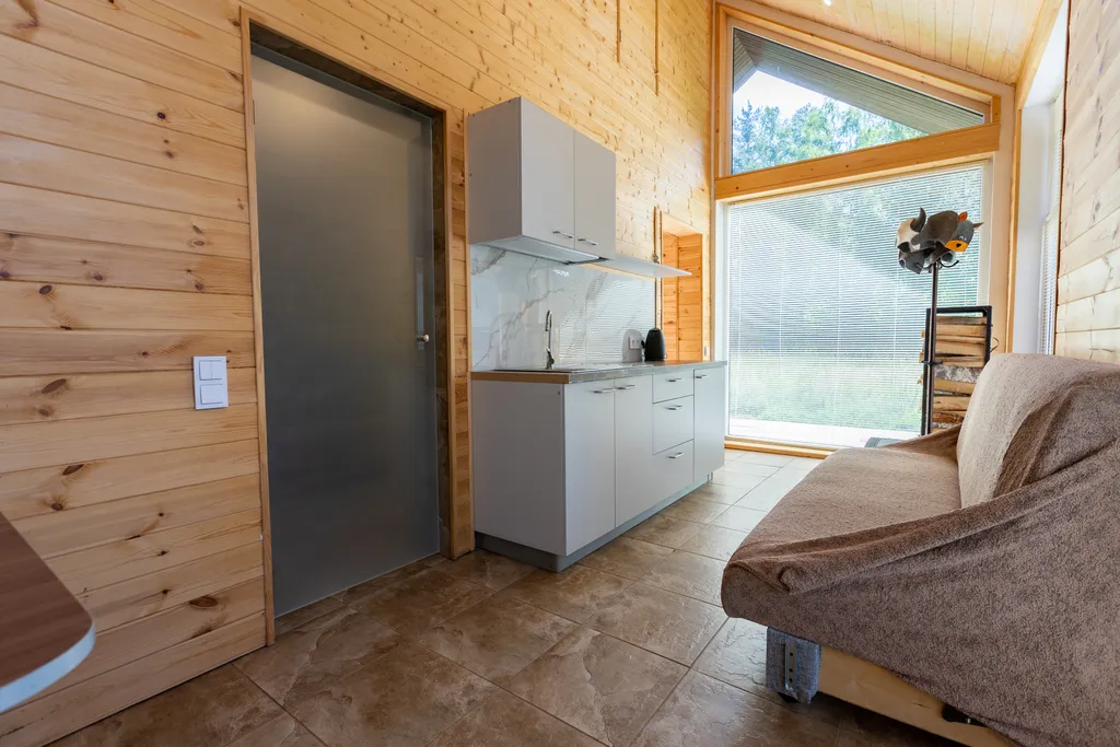 Уютный дом возле леса