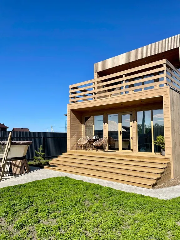 Cube House на берегу Волги