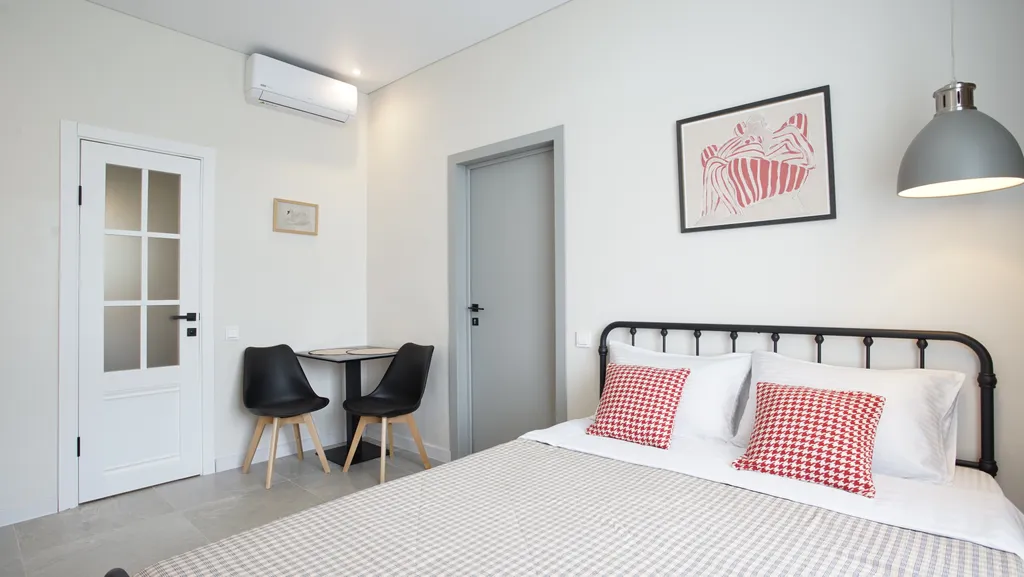 Дизайнерская двухкомнатная квартира с безупречным интерьером