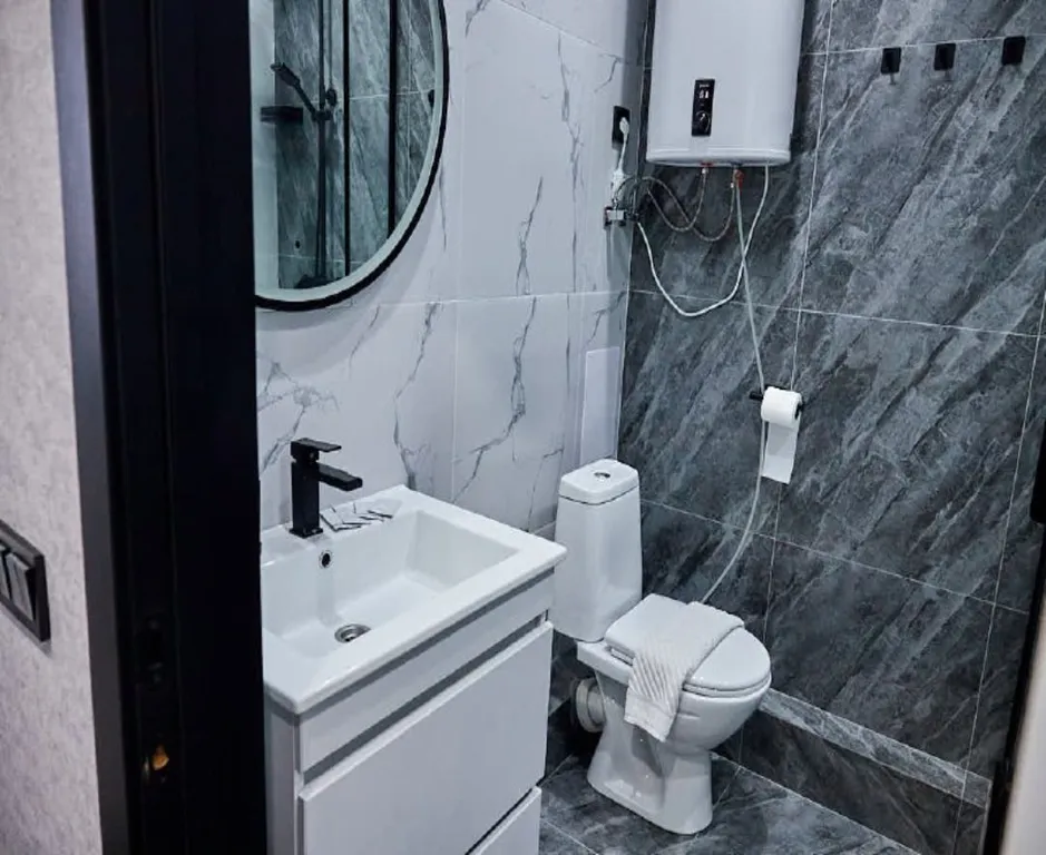 Современная студия с новым дизайнерским ремонтом