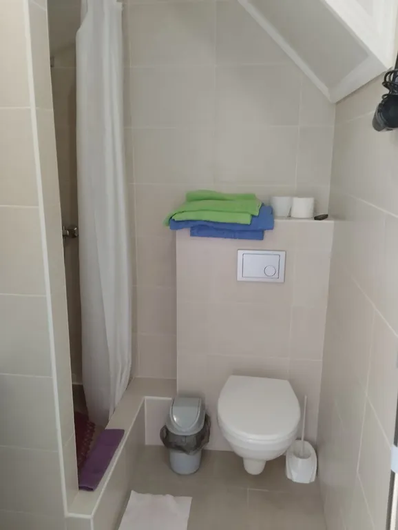 Апартаменты в двух уровнях с видом на море и горы