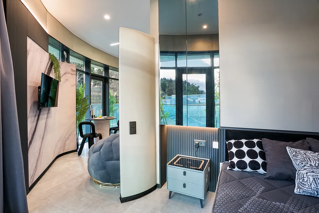 Апартаменты у моря с террасой свой пляж и бассейн в 2 минутах пешком