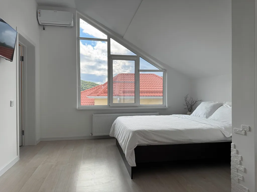 Новый дом с подогреваемым бассейном