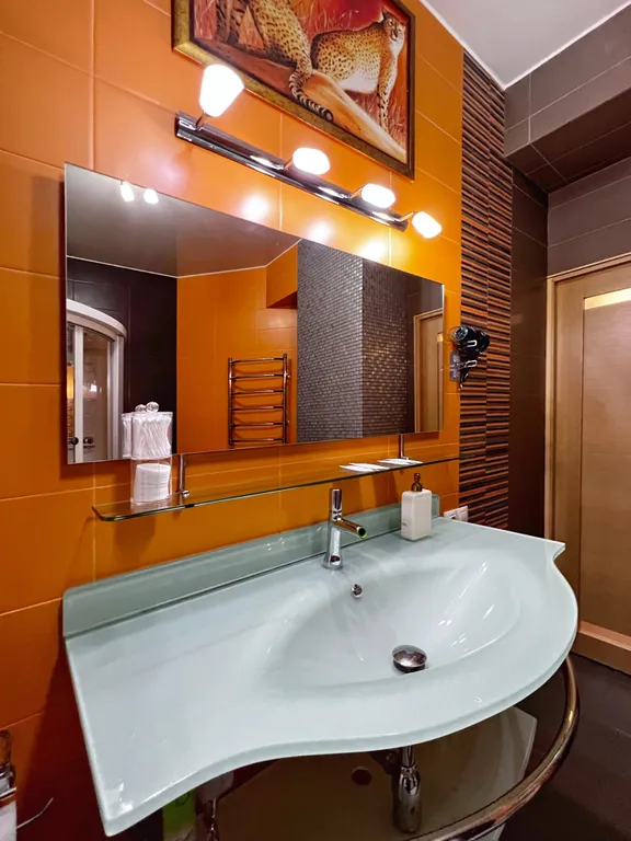 Красивая большая двухкомнатная квартира в микрорайоне Красный Камень