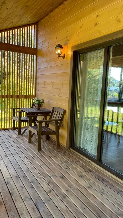 Уютный дом с видом на реку