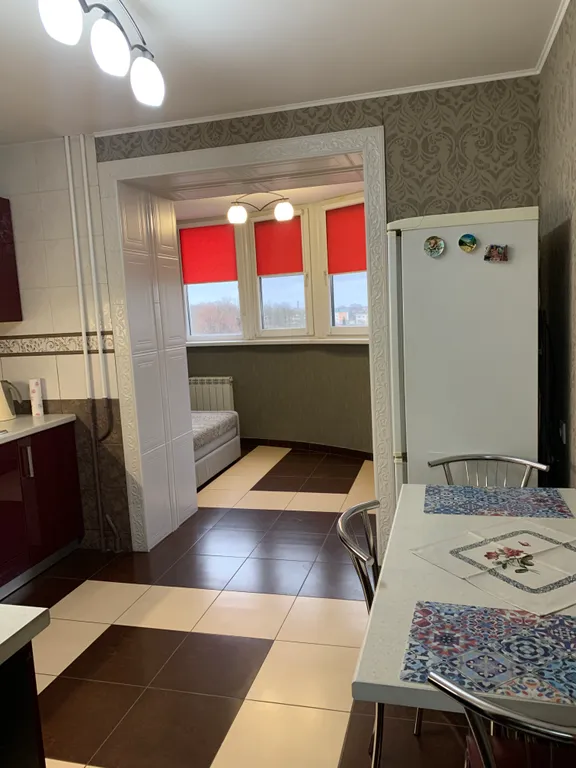 Апартаменты в центре города, с видом на церковь и парк.