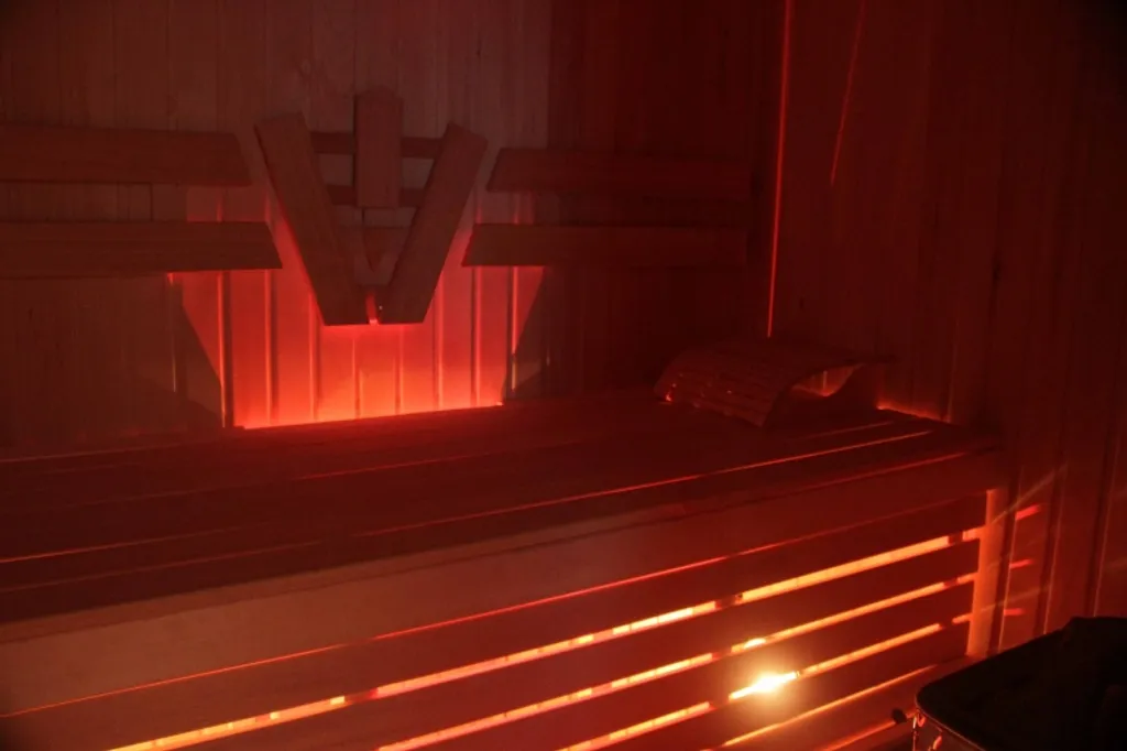 Апартаменты на берегу с камином