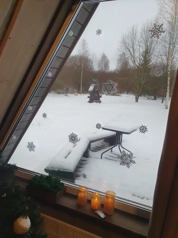 Дом у пруда