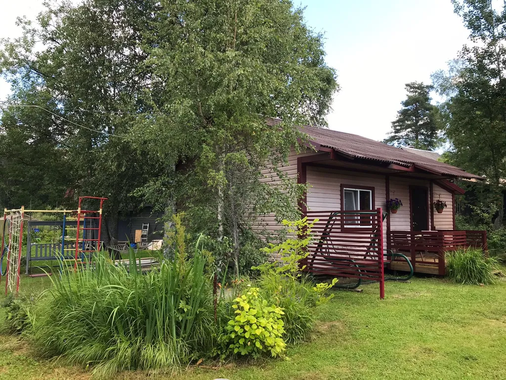 Коттедж Дом с бесплатной баней на 1 линии от реки — аренда посуточно в Васкелово