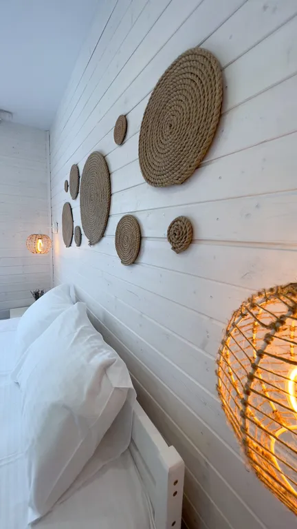 Коттедж Дом с интересным наполнением в Крымской Швейцарии — Орлиное