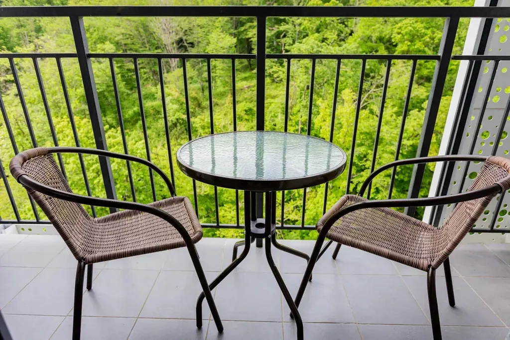 Белые апартаменты - студия на Искре