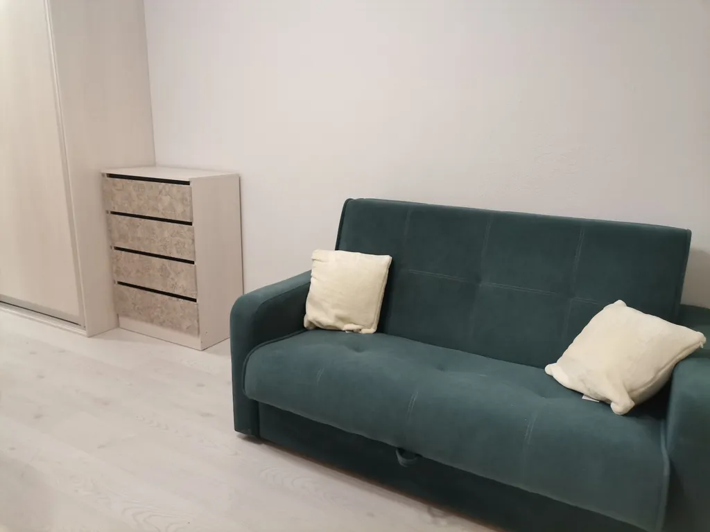 Квартира Современная студия на улице Мельникайте — Тюмень