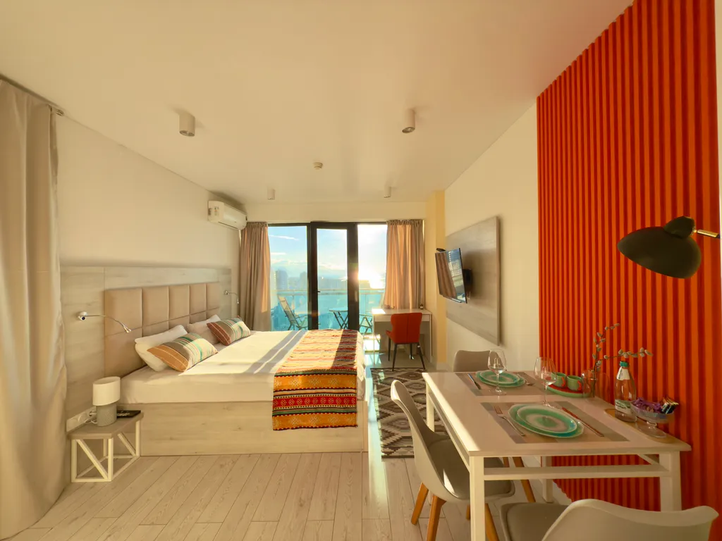 Студия с видом на море и горы