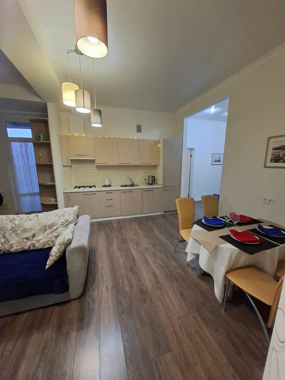 Светлая чистая квартира, которая всегда рада гостям — аренда посуточно в Ялта