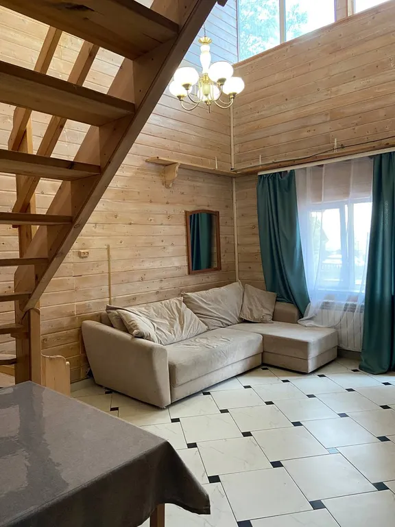 Домик на базе отдыха с бассейном 2