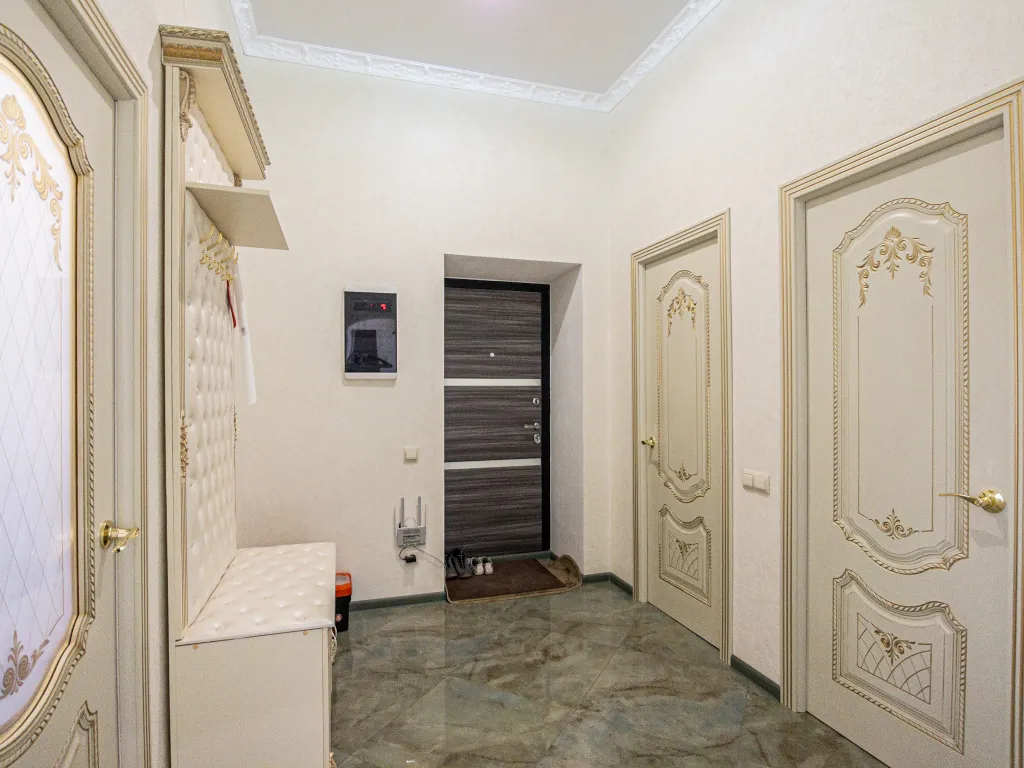 Большая квартира с видом на Крепостную стену и Успенский собор