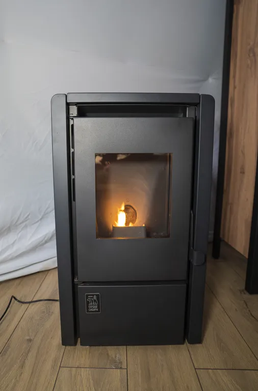 Дом для двоих в сосновом лесу