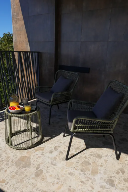 Светлый коттедж с видом на море