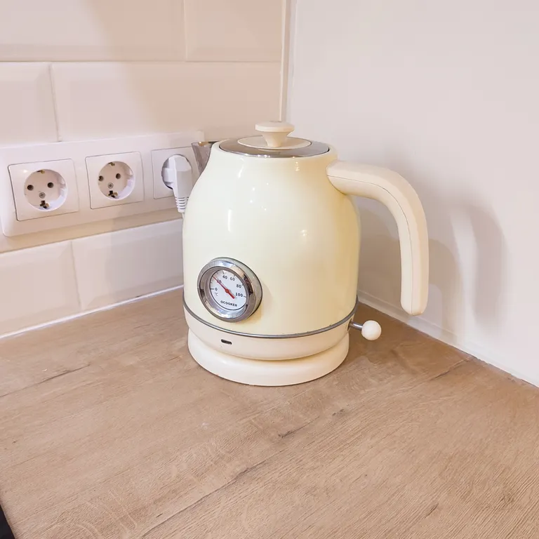 Квартира с 2 отдельными спальнями и кухней-гостинной недалеко от моря