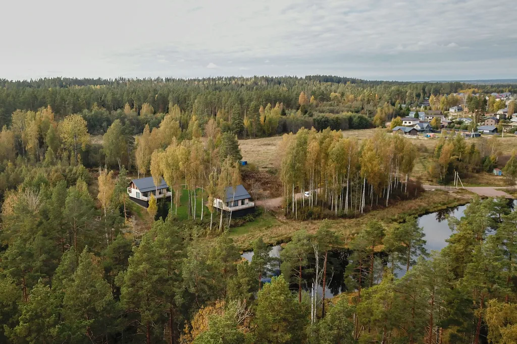 Коттедж Дом с видом на озеро в окружении леса, рядом с курортом "Игора" — Снегиревка