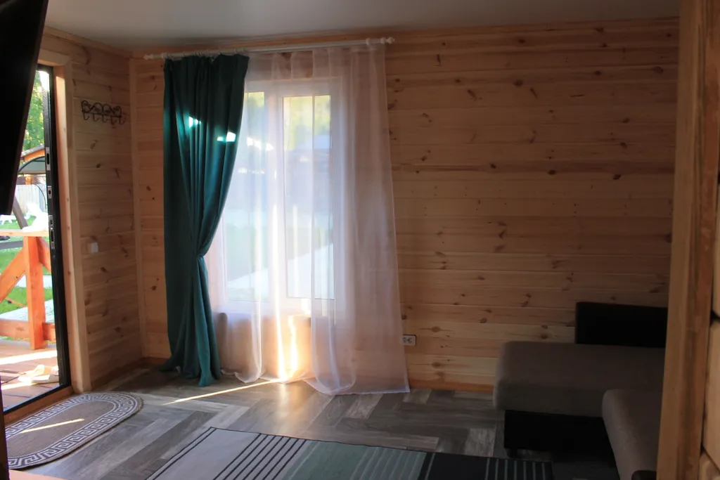 Уютный домик с двуспальной кроватью