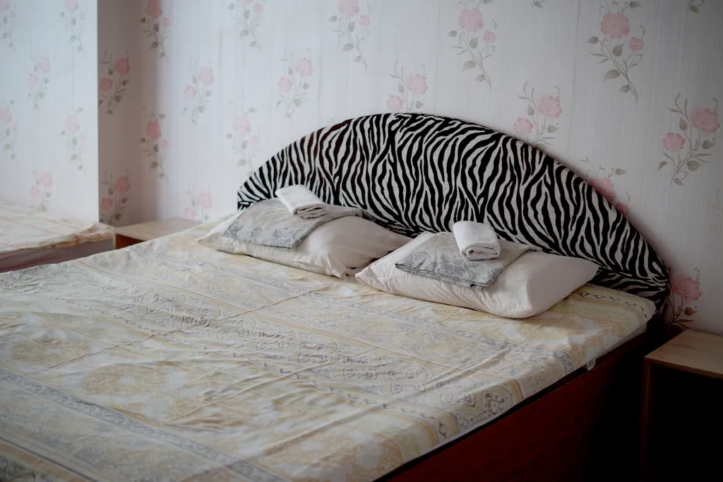 Квартира Четырехместный номер с отоплением и со всеми удобствами — аренда посуточно в Приморский