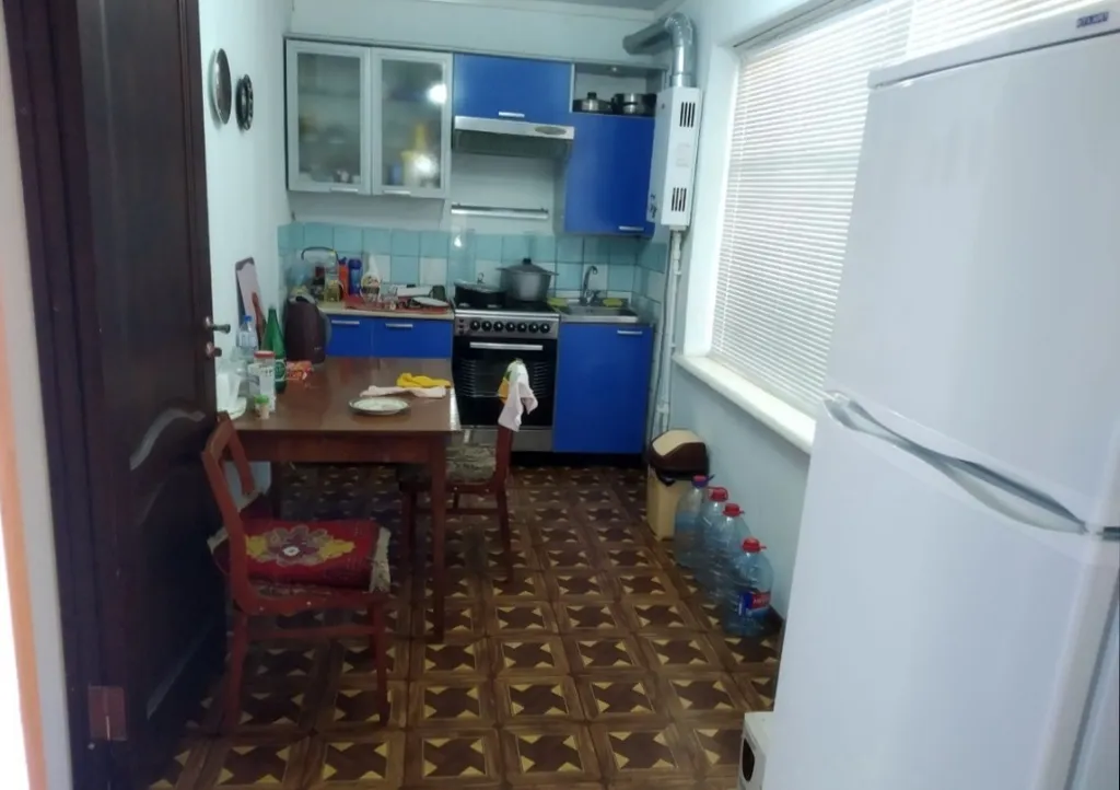 Двухэтажная дача с бассейном