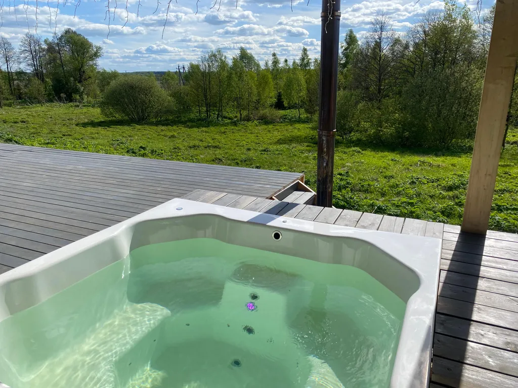 Эко-дом с горячей джакузи и профессиональным грилем на террасе