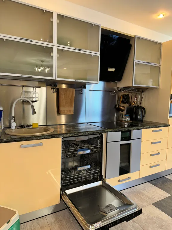 Современная квартира с видом на море и шаговой доступностью до центра