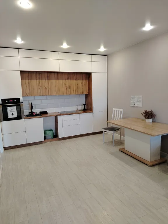 Уютная чистая квартира в 7 минутах от аэропорта — аренда посуточно в Сургут