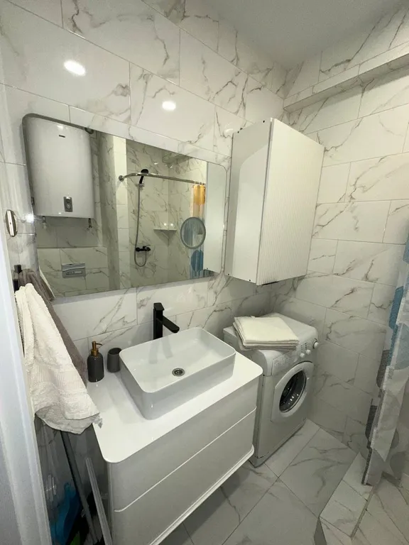 Апартамент с бассейном у моря