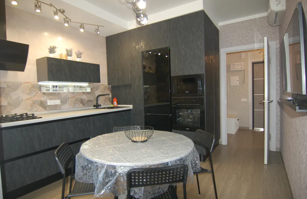 Полноценная стильная двушка рядом пляж Факел