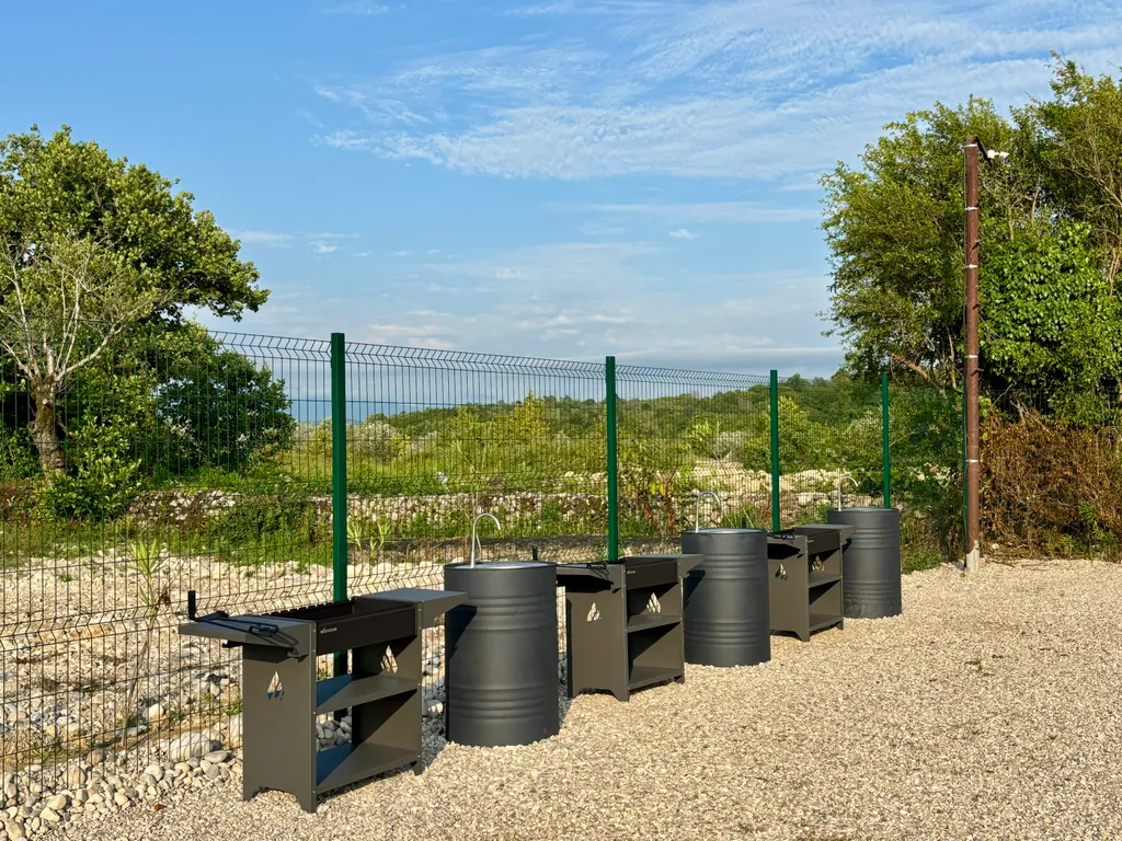 Полуторакомнатный коттедж вблизи реки Хыпста