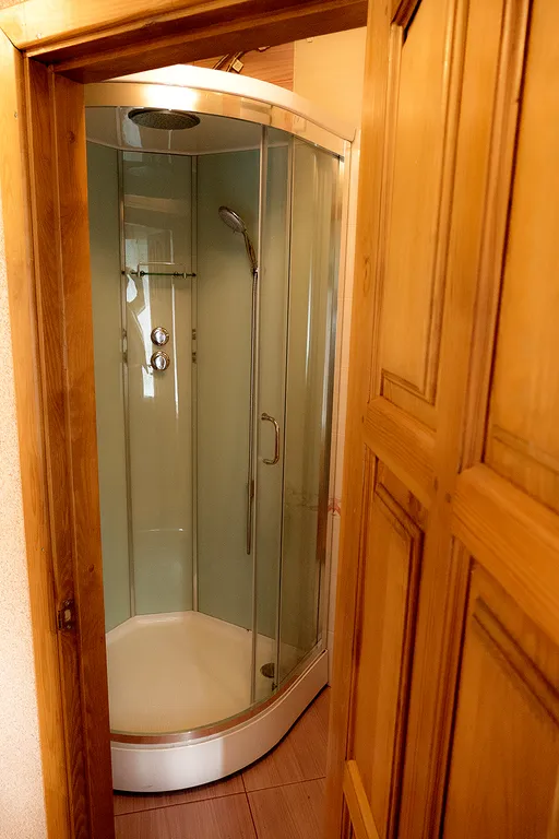 Уютный дом на берегу с мангальной зоной и баней